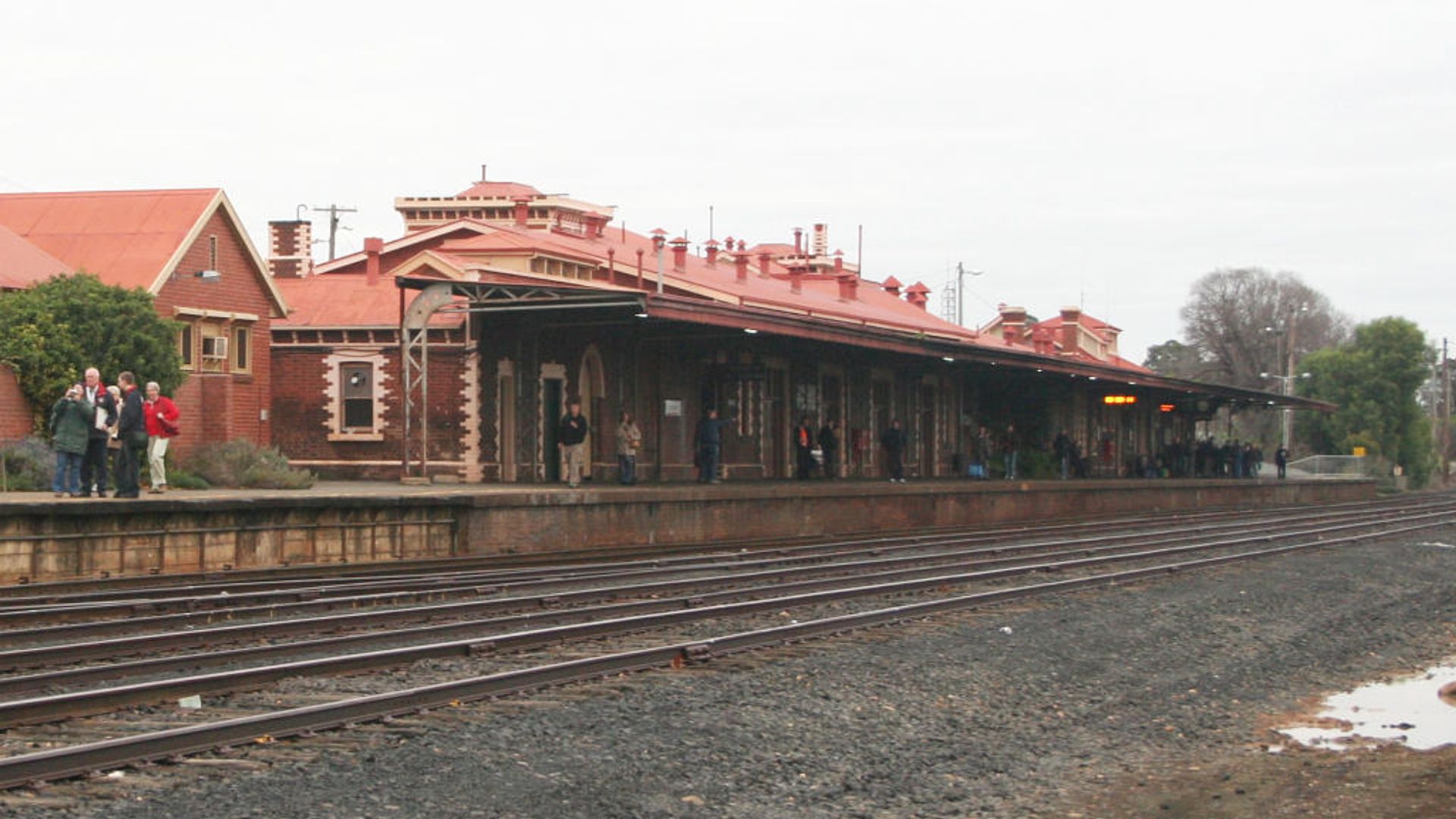 Seymour railway station from the road, Wikimedia Commons photograph